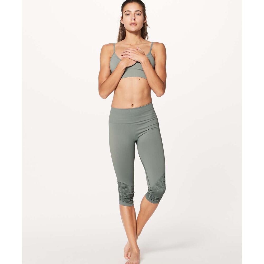 Lululemon Awakening Crop Women 8 Sage Green EUC Seamless Ruched Mesh Leggings